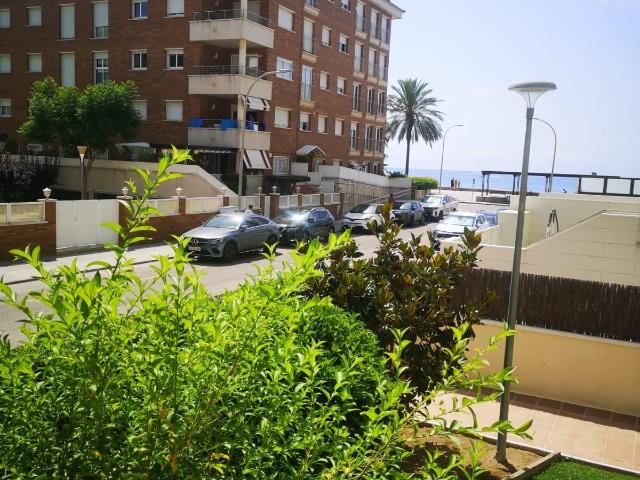 AL LADO DE LA PLAYA DE EL MAS MEL CALAFELL
