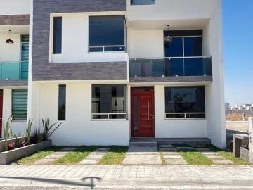 AL SUR DE PACHUCA. EN PRIVADA. 232M2. 3 NIVELES. 4REC C/U BAÑO COMPLETO EQUIPADA