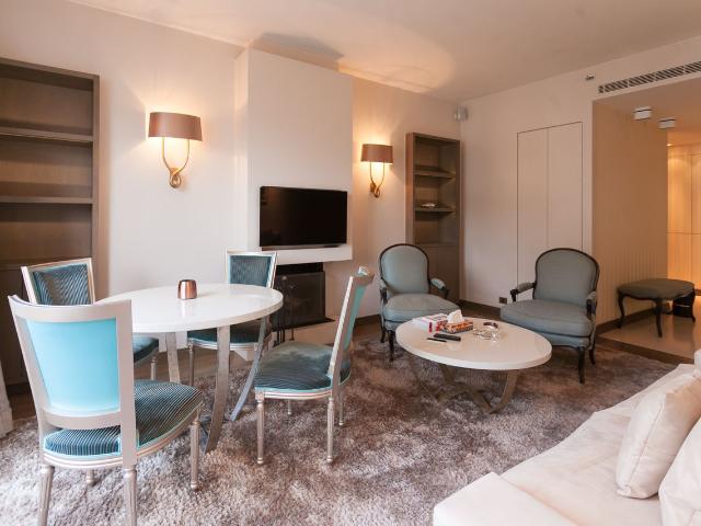 Alma Marceau / avenue Montaigne, Paris Amsterdam Apartments for Rent