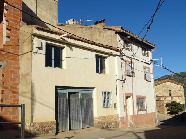 Almacén con Garaje en Venta en la Provincia de Valencia