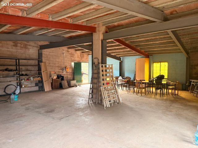 Almacén en Finca Rústica en Andilla