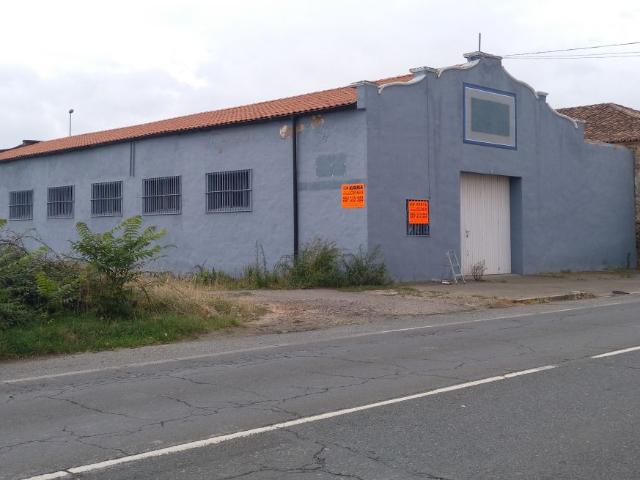 ALMACÉN INDUSTRIAL EN PRIMERA LÍNEA DE CARRETERA