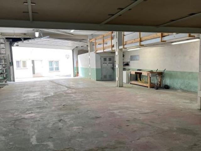 Almacén / Local industrial de 150 m2 en el centro de Llançà