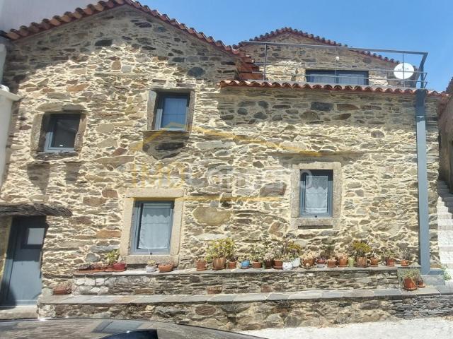 Alojamento local|| Moradia T3|| 2 pisos|| Castanheira de pera||