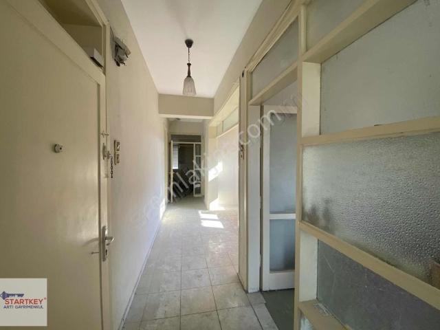Alaybey Anıt Sokakta Boş 2+1 Satılık Daire