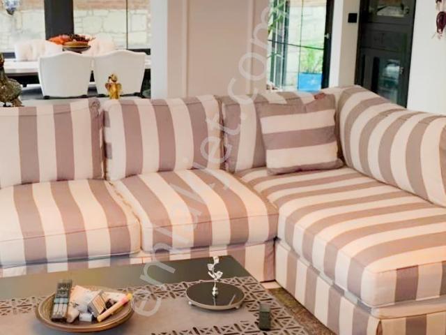 Alaçatı'da Kiralık Lüks Villa