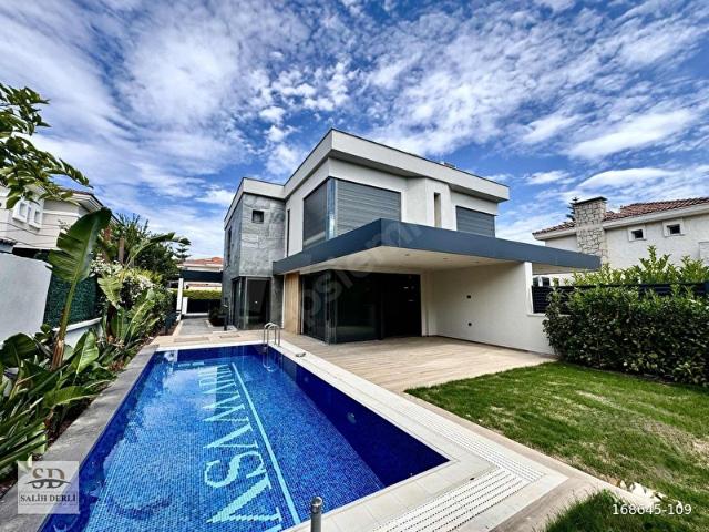 Alaçatıda Müstakil Havuzlu Premium 3+1 Sıfır Villa Salih Derli