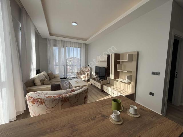 Alaçatı'dan/2.katta/geniş Balkonlu/full Eşyalı/duraklara Yakın