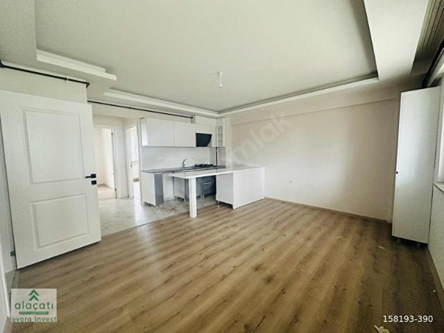 alaçatıdan bulvara yakın bölgedeki en uygun kiralık 2 + 1