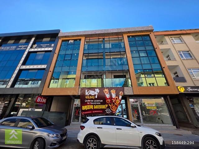 Alaçatı'dan GÖLBAŞINDA 1+1 ARAKAT OFİS KULLANIMINA UYGUN DAİRE