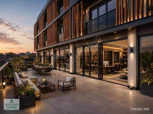 alaçatıdan İŞLEK CADDE ÜZERİ, 2 KATLI, 115 M2, TERASLI DÜKKAN!