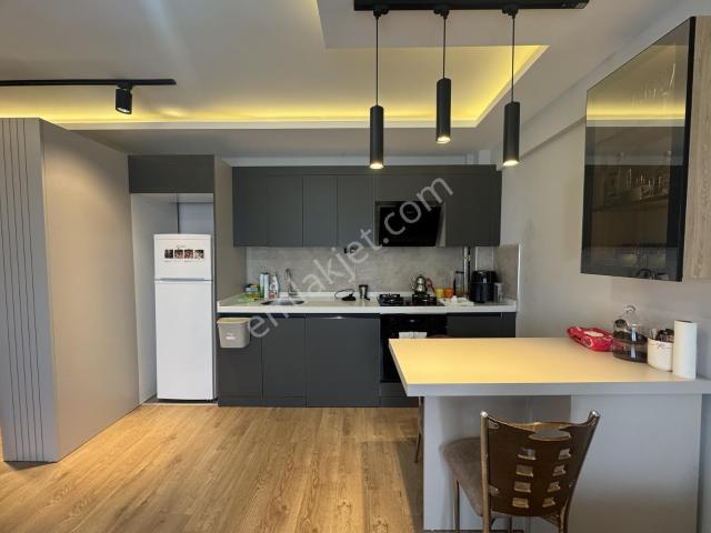 alaçatı'dan İncek'te Prestij'li Site'de Lüks & Şık Tasarım 1+1