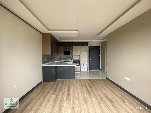 'alaçatı'dan İsmail Gasparalı Caddesinde kiralık 1+1 daire