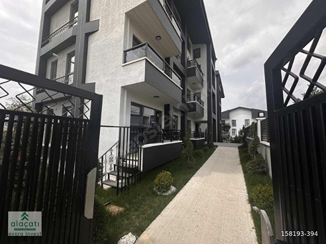 Alaçatıdan sıfır binadaarakatgenişuygunfırsat kiralık 1+1
