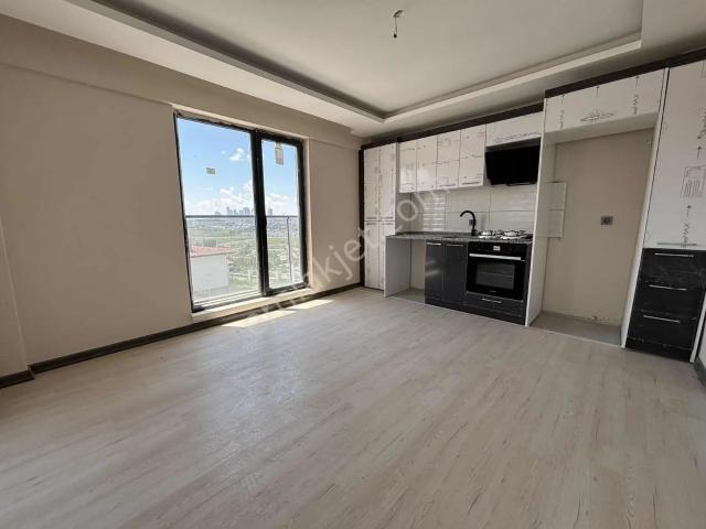 Alaçatı'dan Satılık İskanlı Ara Kat 1+1 Daire
