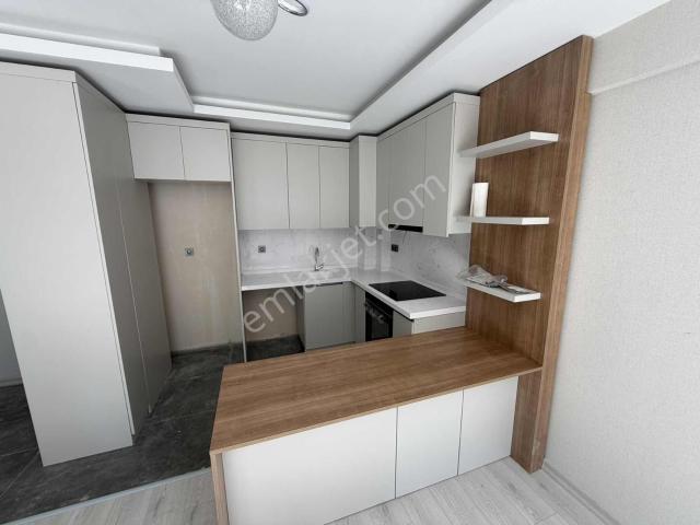 Alaçatı'dan/arakatta/güvenlikli Sitede/yerden Isıtmalı/1+1 Daire