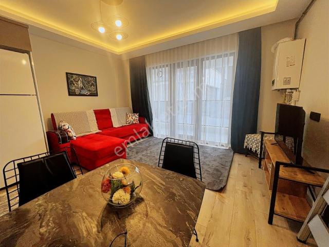 Alaçatı'dan/sıfır Eşyalı/abonelikleri Açık/güney Cephe/1+1eşyalı