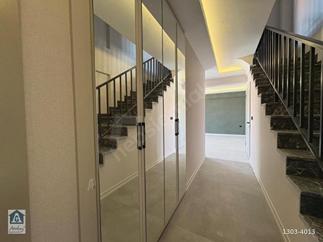 Alaçatı'danSite İçerisinde 3+1 Bağımsız Mutfaklı LÜKS DAİRE