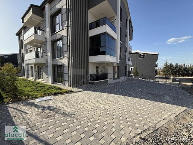 alaçatıİNCEK'TE GÜNEYÖN CEPHEYERDEN ISITMA 2+1 KİRALIK DAİRE