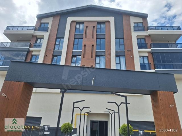 ALAÇAT'DAN İNCEK'DE MÜKEMMEL KONUMDA ULTRA LÜX 1+1 DAİRE