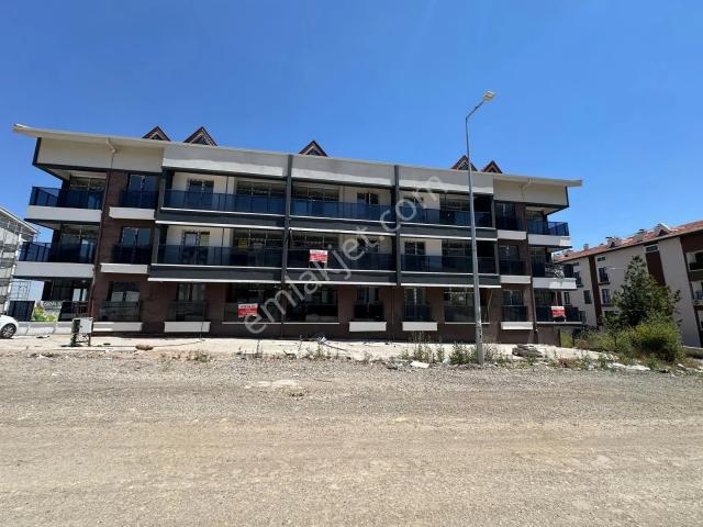 Alaçati Gayrimenkulden Incek'te Kiralik Eşyasız 1+1 Daire