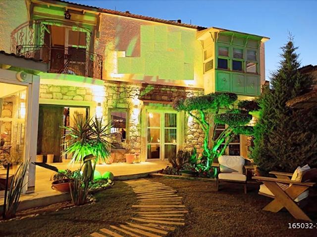 ALAÇATI HACIMEMİŞ DE SATILIK BUTİK OTEL