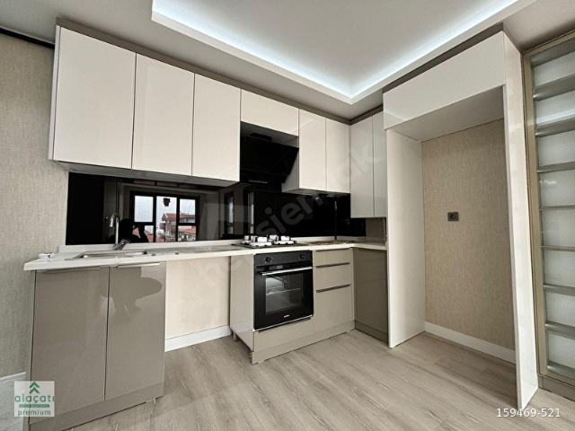 ALAÇATI PREMİUM'DAN OTURUMA HAZIR LÜX YAPILI 1+1 DAİRE