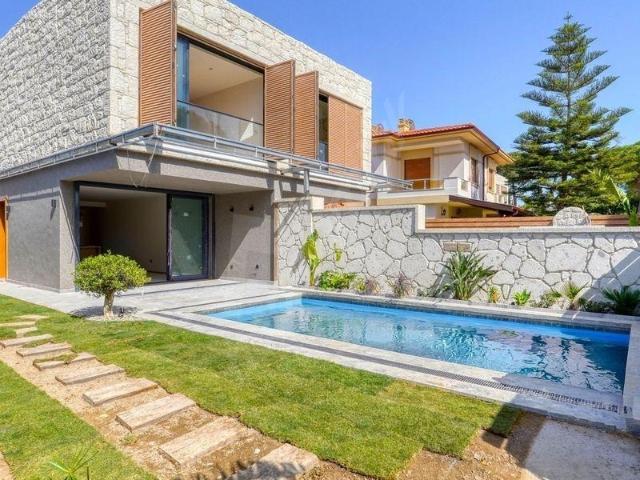 ALAÇATI SUNSCAPE PROJESİNDE MODERN SATILIK VİLLA