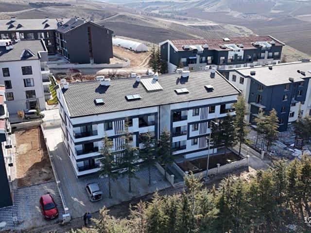 ALAÇATI'DAN İNCEKTE SATILIK 2+1 BAĞIMSIZ MUTFAK YÜKSEK KREDİLİ
