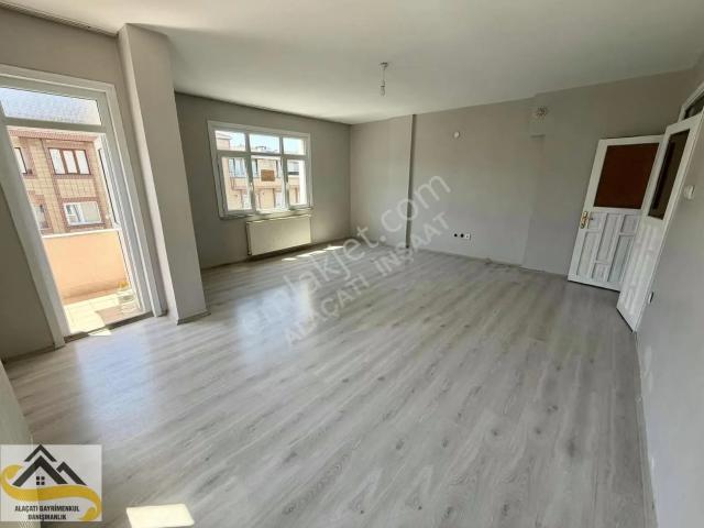 Alacatı İnş Cumartesi Pazarinda 2+1 120 2 Kat Kiralik Daire
