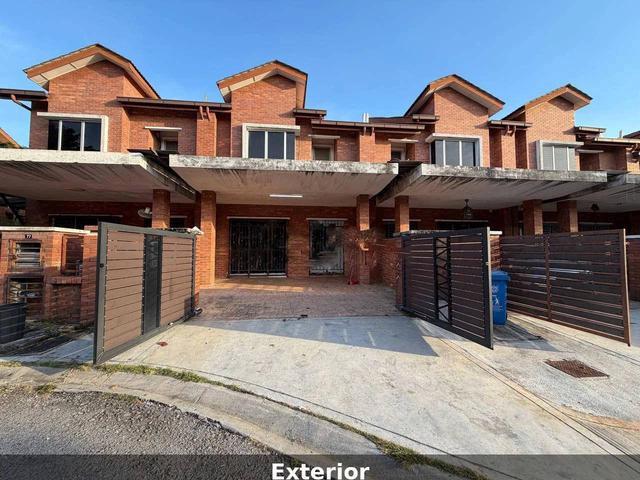 Alam Budiman Seksyen U10 Partial Furnished Spacious Family Home