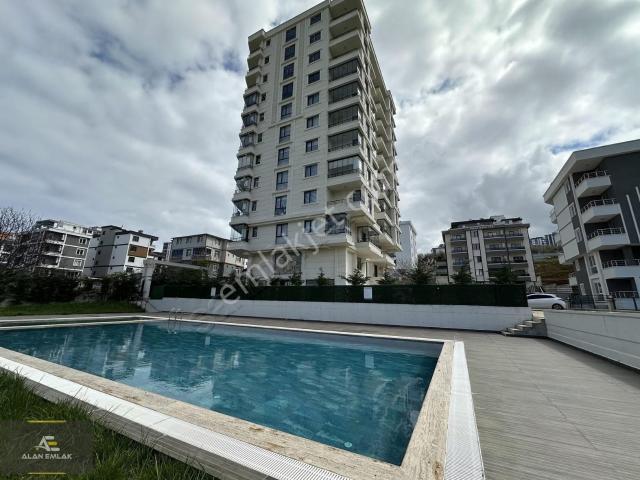 Alan Emlak  Ultra Lüks, Giyinme Odalı,havuzlu 4+1 Daire