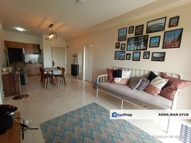 Alanis Residence