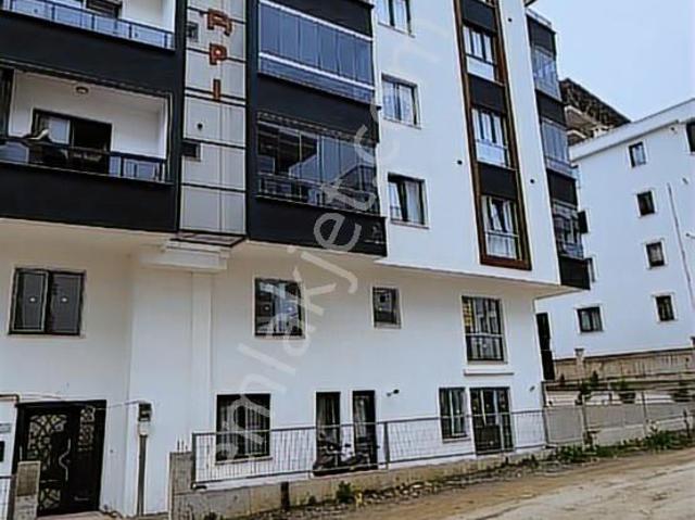 Alanlı'da Satılık 2+1 Ebeveyn Banyolu Daire
