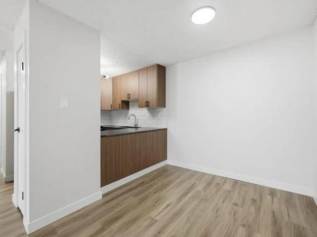 Alan's Place 2 Bedroom Apartment for Rent at 232 Pinehouse Dr, Saskatoon, SK S7K 4X2 Lawson Heights
