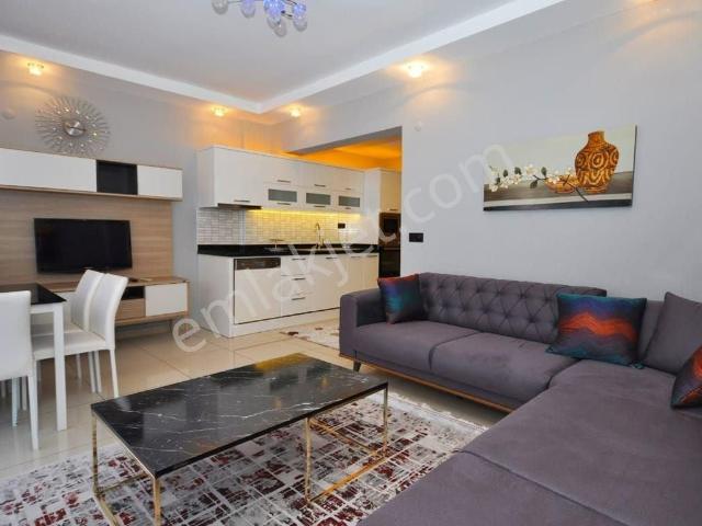 Alanya Cleopatra Lüks Dizayn Denize 250 Eşyalı 2+1 Satılık Daire