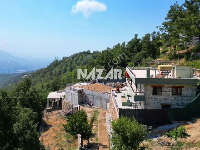 Alanya Asmaca 'da Doğa İle İç İçe Full Manzaralı 1.118 M2 Taş Ev Bahçesi