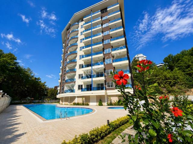 Alanya Avsallarda Havuz Manzaralı Full Aktiviteli Fırsat ! 1+1