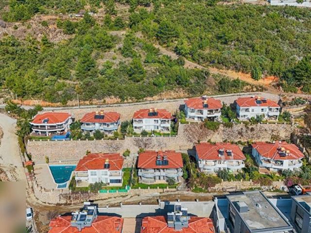 ALANYA BEKTAŞ MAH, SİTE İÇİ, MÜSTAKİL BAHÇELİ 3+1 EŞYALI VİLLA