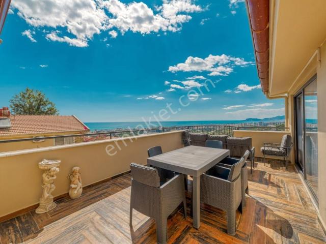 Alanya Gold Cityde Eşşiz Deniz Manzaralı Lüks Yaşam Sunan 2+1 Satılık Dubleks