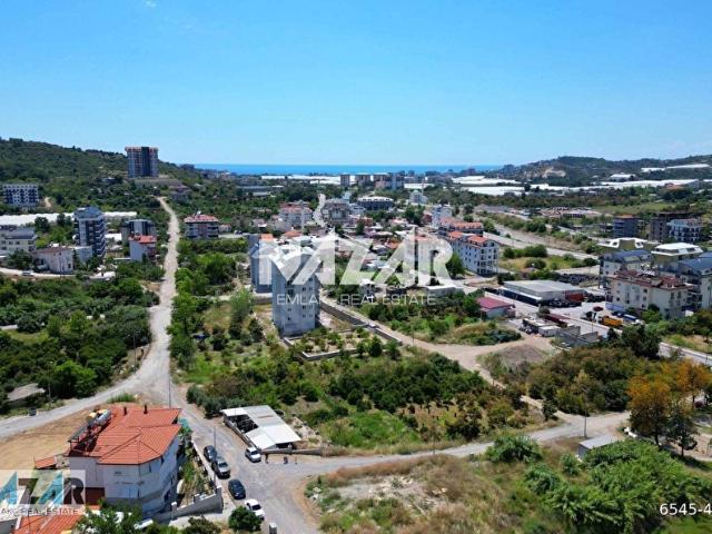 Alanya Demirtaşta 770 m Satılık İmarlı Arsa ve 1+1 Konteyner Ev