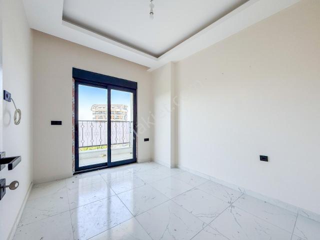 Alanya Demirtaşta Denize Yakın Deniz Manzaralı 1+1 Satılık Daire