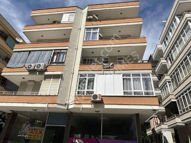 Alanya Kızlarpınarı Sgk Sokağında Denize 300m 2+1 Satılık Daire