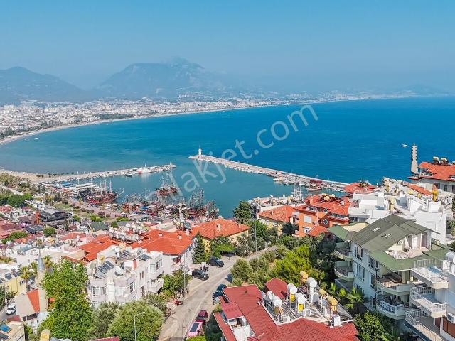 Alanya Kale Bölgesinde Deniz Ve Yol Cepheli 3 Tane 1+1 Daire