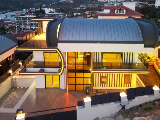 Alanya Kargıcak’ta Akıllı Ev Sistemli Ultra Lüks 5+1 Satılık Villa