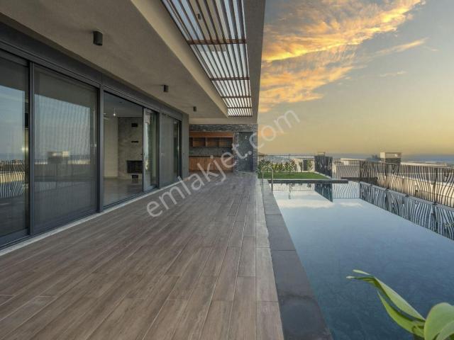 Alanya Kargıcak’ta Deniz Manzaralı 3+1 Lüks Villa