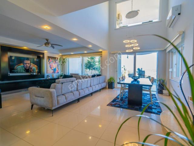 Alanya Kargıcak’ta Panoramik Manzaralı Satılık Lüks Villa