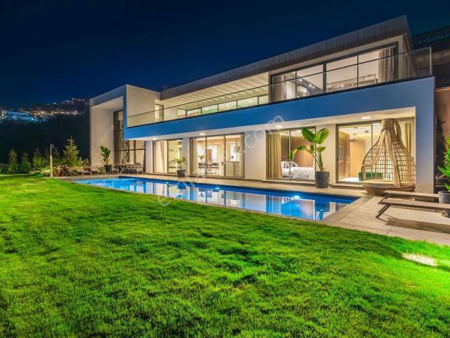 Alanya Kargıcak’ta Vatandaşlığa Uygun, Eşsiz Manzaralı Lüks Satılık Villa