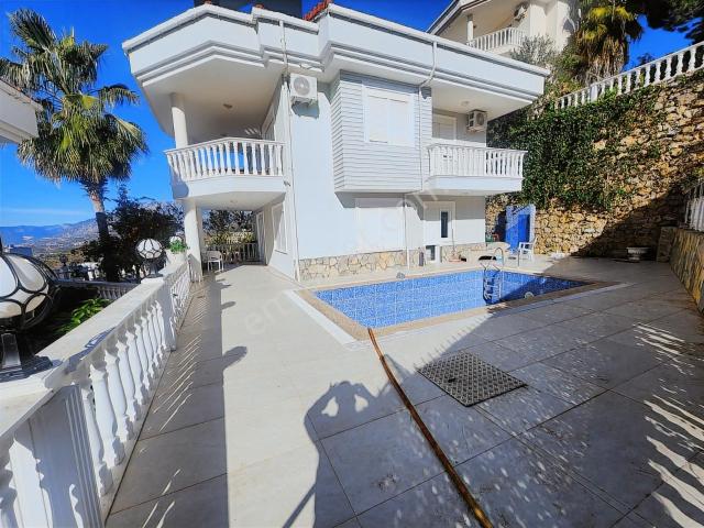 Alanya kargicak Mah bulunan Muhteşem Manzaralı 4 + 1 Villa