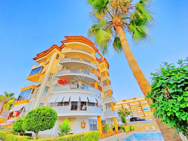 Alanya Kestelde Satılık 5+1 Site İçi Havuzlu Lüks Dubleks Daire
